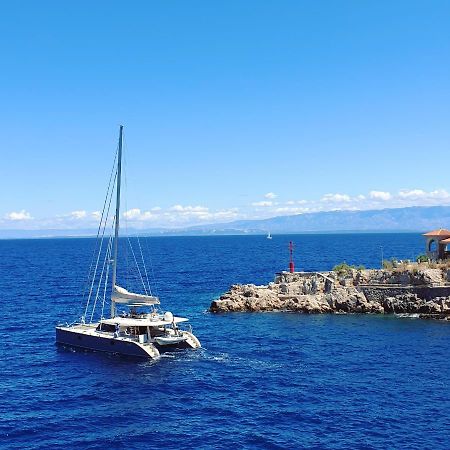 Narcis Central Apartment With Sea & City Views Veli Lošinj Exteriör bild