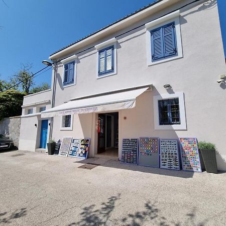 Narcis Central Apartment With Sea & City Views Veli Lošinj Exteriör bild