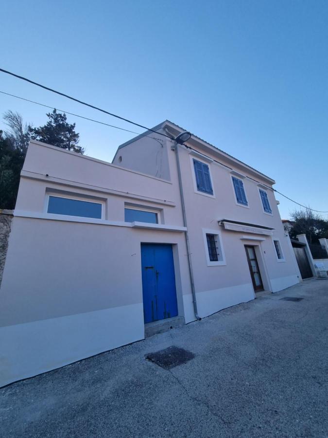 Narcis Central Apartment With Sea & City Views Veli Lošinj Exteriör bild