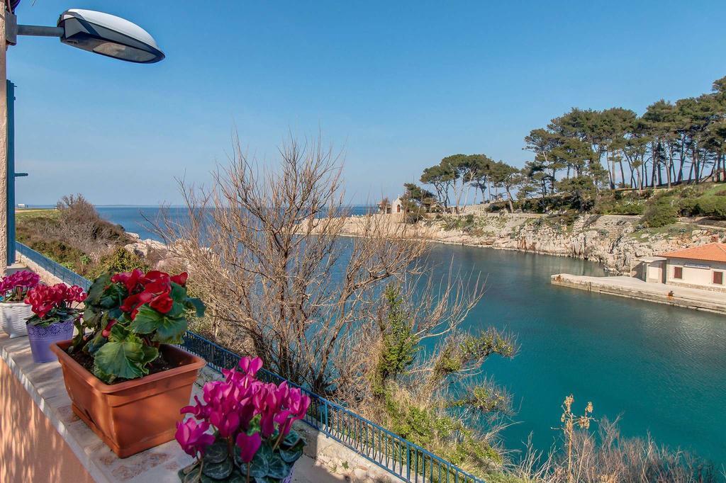 Narcis Central Apartment With Sea & City Views Veli Lošinj Exteriör bild