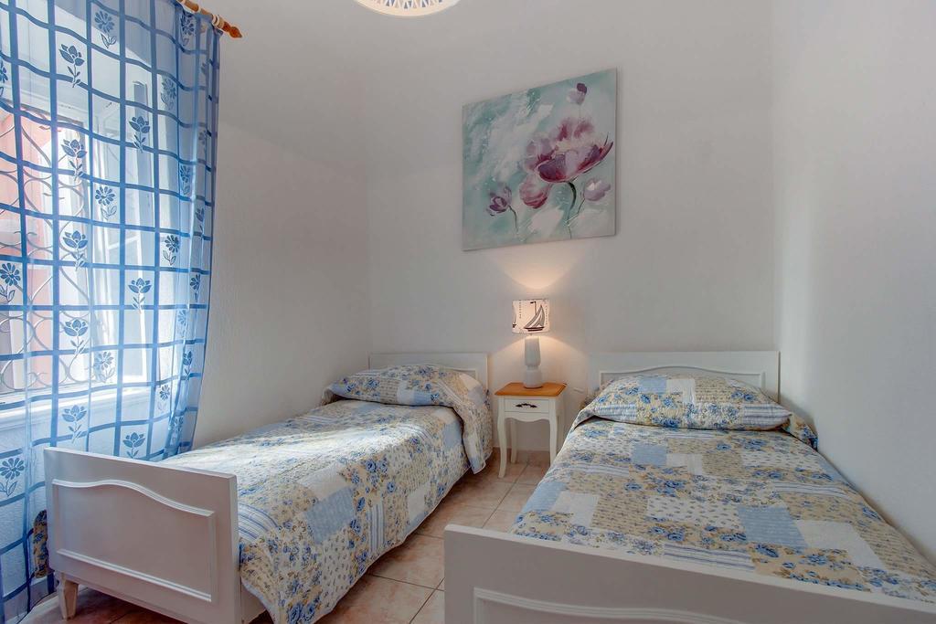 Narcis Central Apartment With Sea & City Views Veli Lošinj Exteriör bild