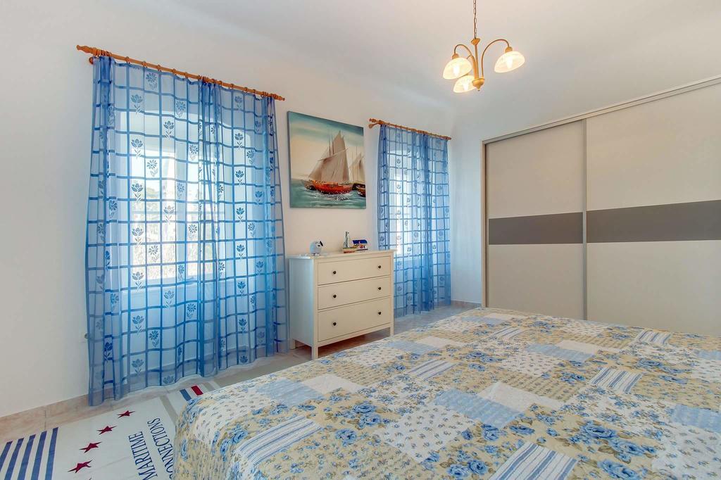 Narcis Central Apartment With Sea & City Views Veli Lošinj Exteriör bild