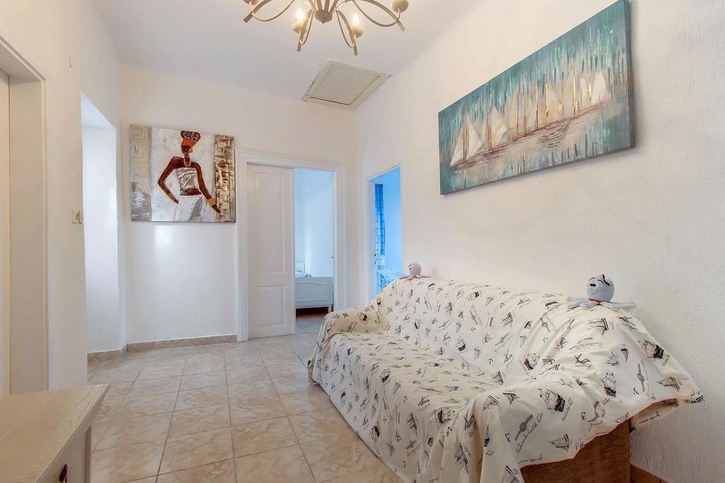 Narcis Central Apartment With Sea & City Views Veli Lošinj Exteriör bild