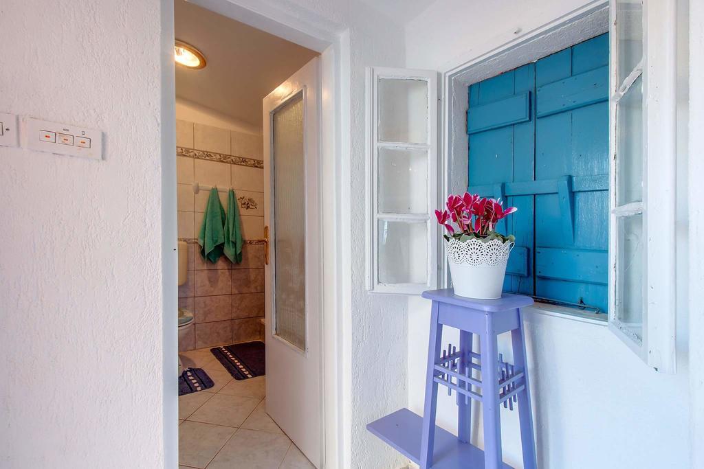 Narcis Central Apartment With Sea & City Views Veli Lošinj Exteriör bild