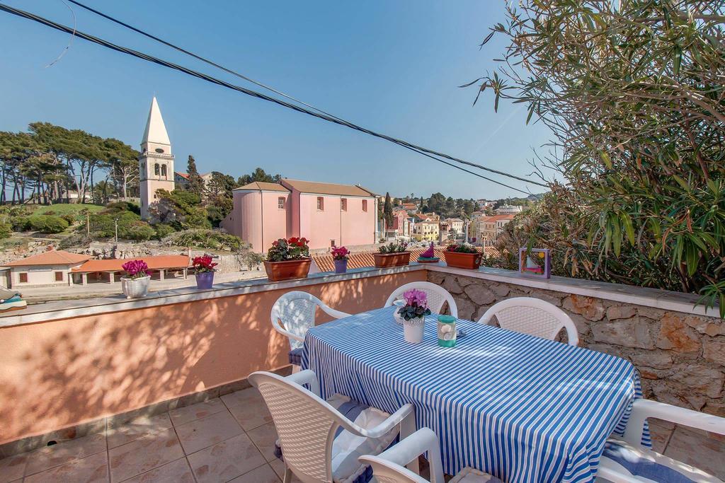 Narcis Central Apartment With Sea & City Views Veli Lošinj Exteriör bild