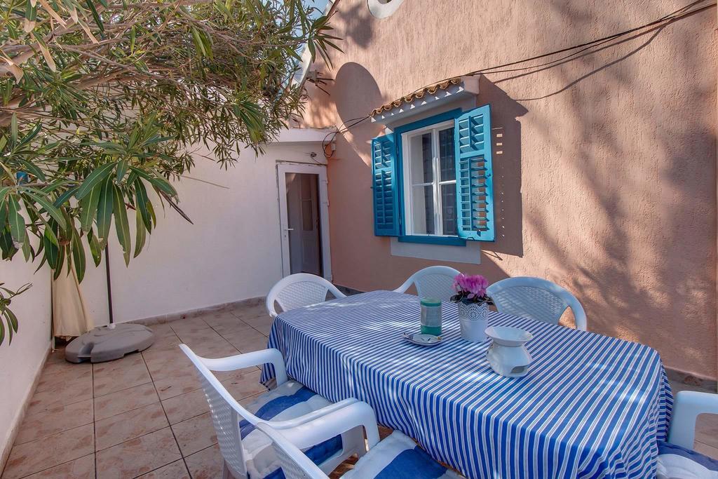 Narcis Central Apartment With Sea & City Views Veli Lošinj Exteriör bild
